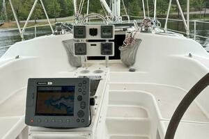 1997 Catalina 400 thumbnail 31