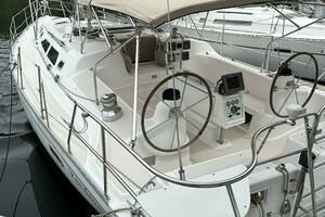 1997 Catalina 400 thumbnail 34