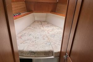 1997 Catalina 400 thumbnail 14
