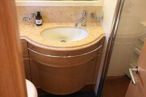 2008 Ferretti Yachts 830 thumbnail 19
