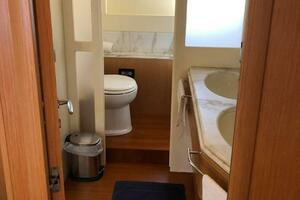 2008 Ferretti Yachts 830 thumbnail 16