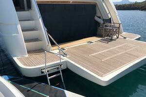 2008 Ferretti Yachts 830 thumbnail 6
