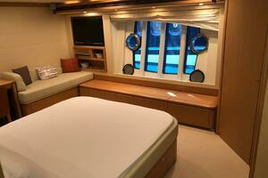 2008 Ferretti Yachts 830 thumbnail 10