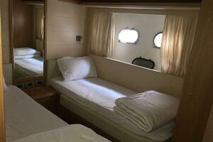 2008 Ferretti Yachts 830 thumbnail 15