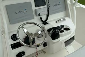 2016 Sailfish 290 CC