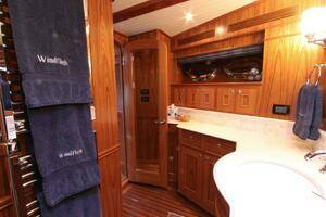 2011 Nordhavn thumbnail 25