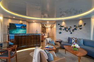 165' Feadship 2000 (REVERIE) Sky Lounge