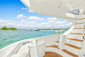 2004 Azimut 62 thumbnail 24