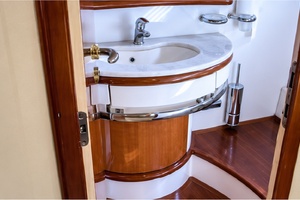 62 Azimut Fly   2004 62ft Azimut Yacht For Sale