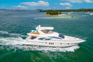 2004 Azimut 62 thumbnail 1