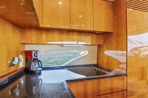 2004 Azimut 62 thumbnail 9
