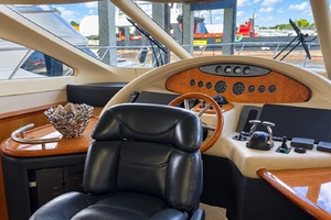 62 Azimut Fly   2004 62ft Azimut Yacht For Sale