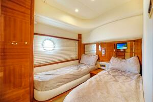2004 Azimut 62 thumbnail 22
