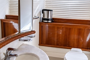 62 Azimut Fly   2004 62ft Azimut Yacht For Sale
