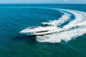 T 2013 Sea Ray Sundancer Yacht For Sale in Cancun 