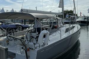 In Stock 37ft Beneteau Yacht For Sale