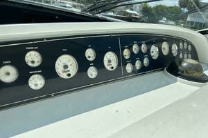 1999 Pershing 54 thumbnail 3