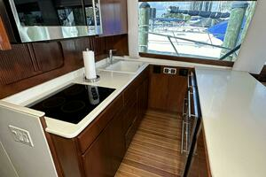 1992 Hatteras 50 Convertible thumbnail 53