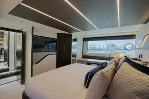 2023 Sunseeker Sport Yacht thumbnail 29