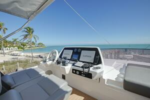 2023 Sunseeker Sport Yacht thumbnail 14
