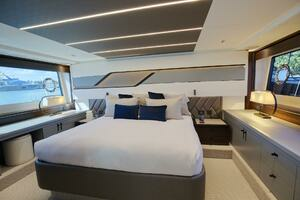 2023 Sunseeker Sport Yacht thumbnail 28
