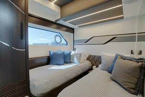2023 Sunseeker Sport Yacht thumbnail 31