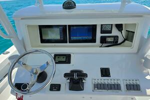 2012 Contender Custom 33 Center Console thumbnail 13