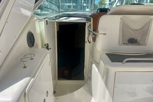 2006 Cruisers Yachts 420 Express thumbnail 15