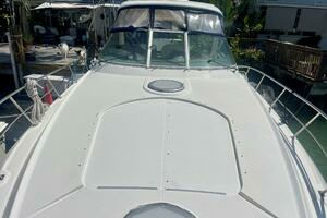 2006 Cruisers Yachts 420 Express thumbnail 10