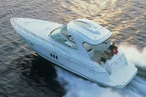 2006 Cruisers Yachts 420 Express thumbnail 1