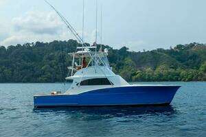 Pez Collector 2010 Marcam 43 Convertible Yacht For Sale in Los Suenos 