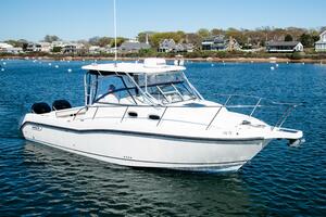 30ft Boston Whaler Yacht For Sale