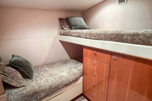 2007 Hatteras 68 Convertible thumbnail 11