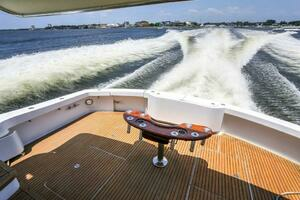 2007 Hatteras 68 Convertible thumbnail 6
