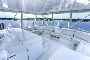 2007 Hatteras 68 Convertible thumbnail 3