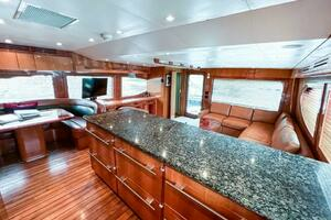 2007 Hatteras 68 Convertible thumbnail 7