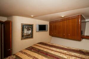 2006 Viking 45 Convertible thumbnail 12