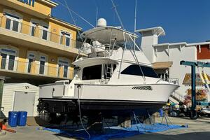 2006 45 Viking Convertible- Fresh Bottom Job