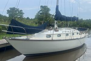1981 Cape Dory thumbnail 3