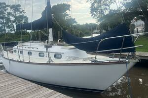 1981 Cape Dory thumbnail 1
