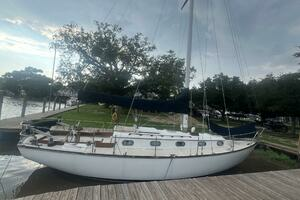 1981 Cape Dory thumbnail 10