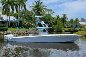 Southern Accent 2017 Bahama Center Console Yacht For Sale in Palm City FL