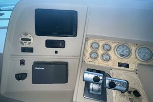 1997 Cruisers Yachts 3575 thumbnail 12