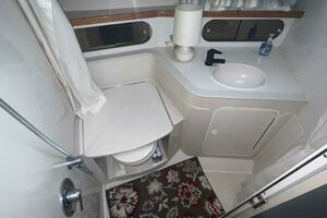 1997 Cruisers Yachts 3575 thumbnail 25