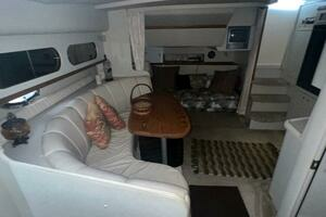 1997 Cruisers Yachts 3575 thumbnail 23