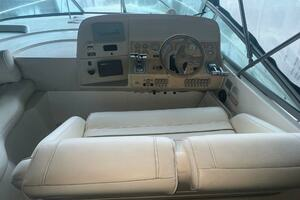 1997 Cruisers Yachts 3575 thumbnail 11