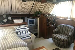1981 Hatteras Motor Yacht thumbnail 10