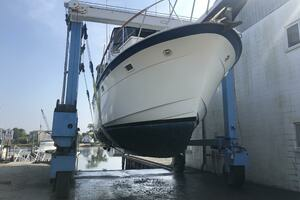 1981 Hatteras Motor Yacht thumbnail 2