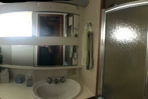 1981 Hatteras Motor Yacht thumbnail 13