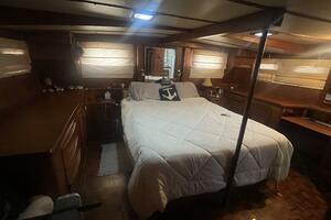 Island Angel 62ft Marine Trader Yacht For Sale